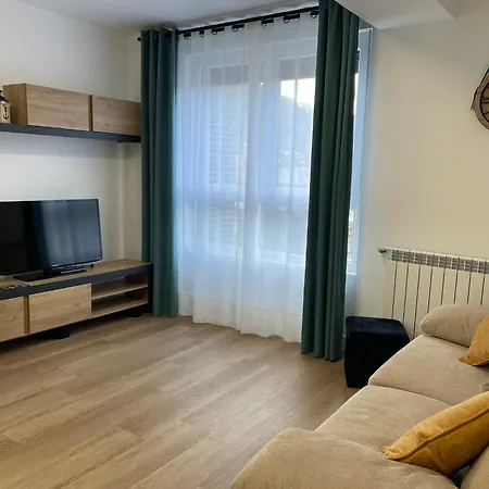 Amanecer Cantabro 洛斯科拉莱斯-德布埃尔纳